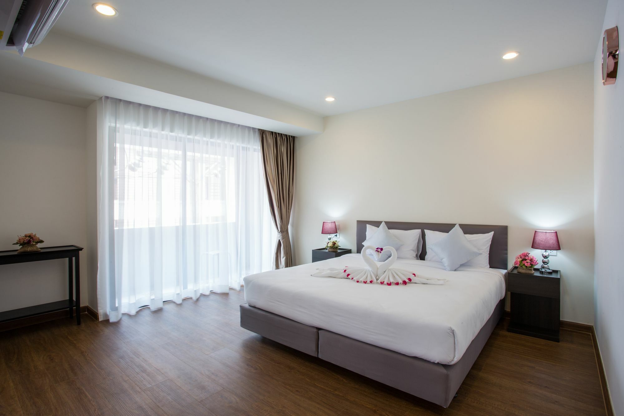 The Suites Apartment & Residence Patong Exterior foto